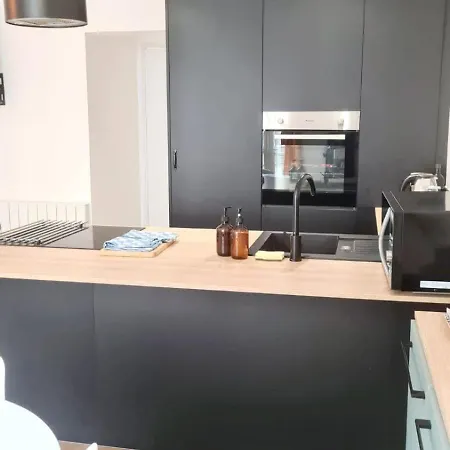 Le Cocon Du Batonnier - Graslin And Loire Are A Stone's Throw Away Apartment